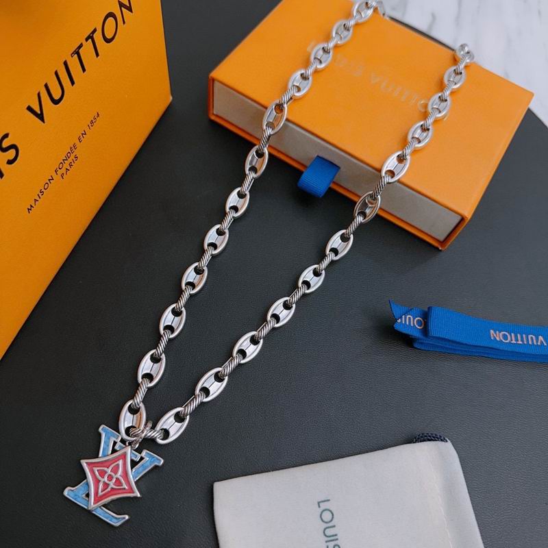 LV Necklace 03lyr250